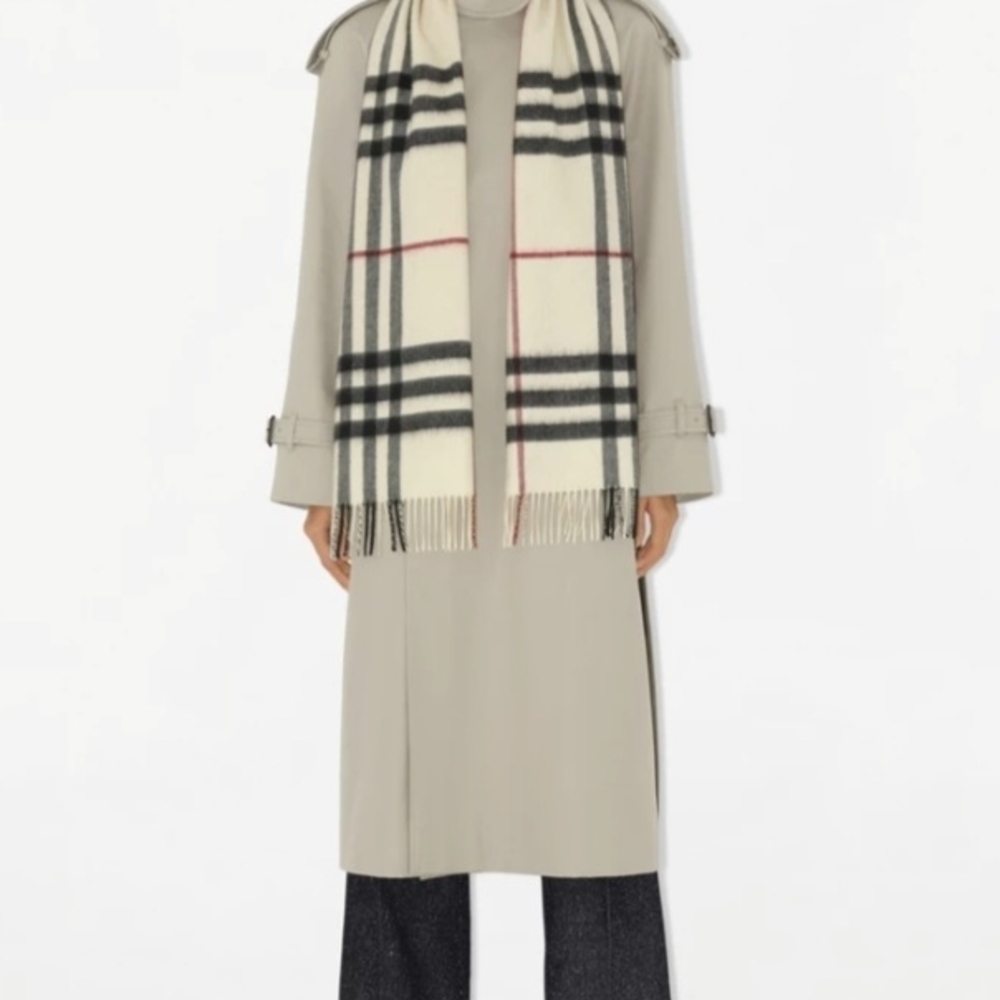 Burberry Giant Check Cashmere Scarf